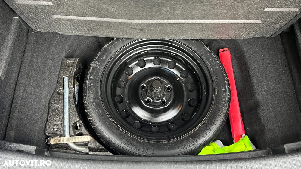 Volkswagen Golf 1.6 TDI DPF BlueMotion - 7