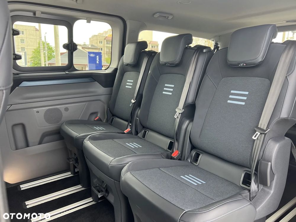 Ford Tourneo Custom - 17