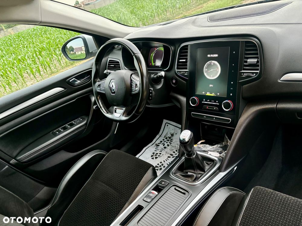 Renault Megane TCe 140 GPF LIMITED - 4