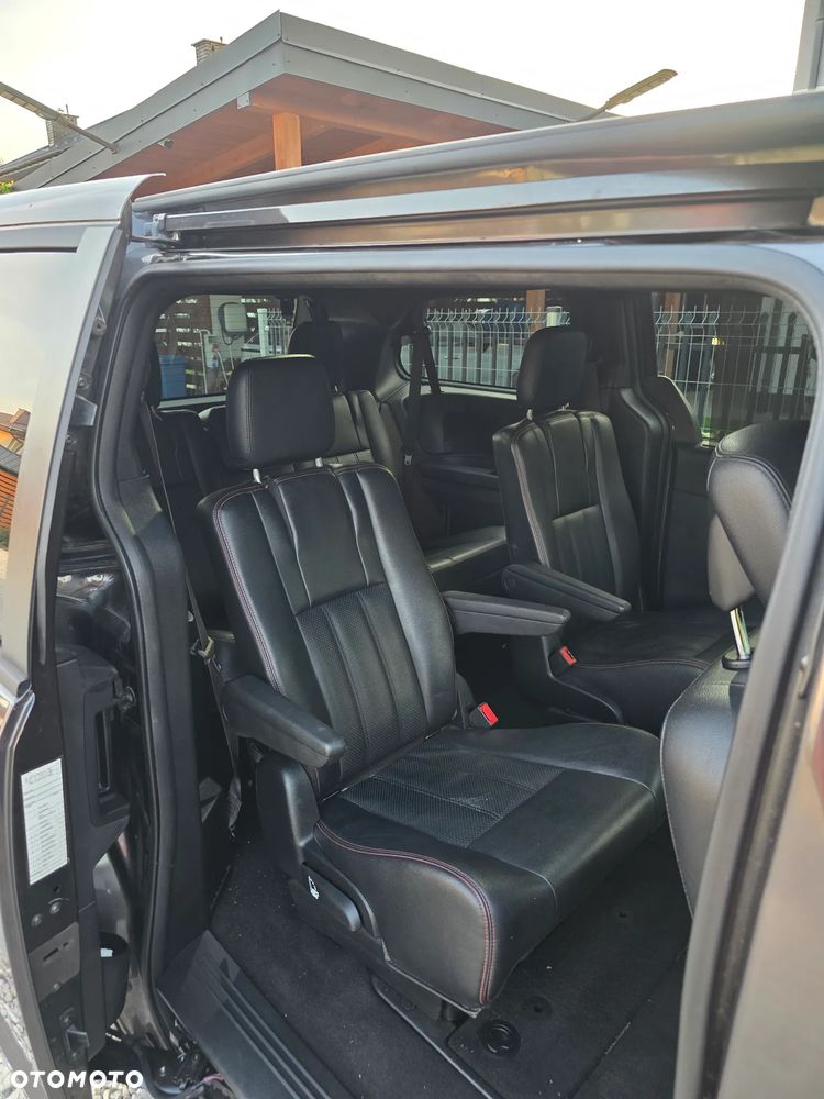 Dodge Grand Caravan 3.6 R/T - 9