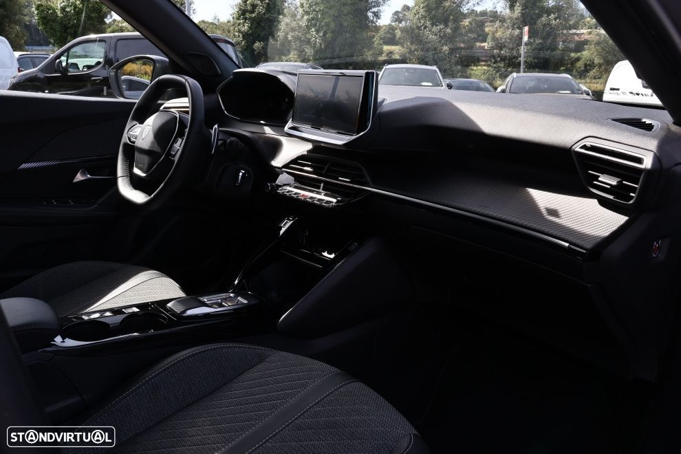 Peugeot 2008 1.2 Hybrid Allure e-DCS6 - 13