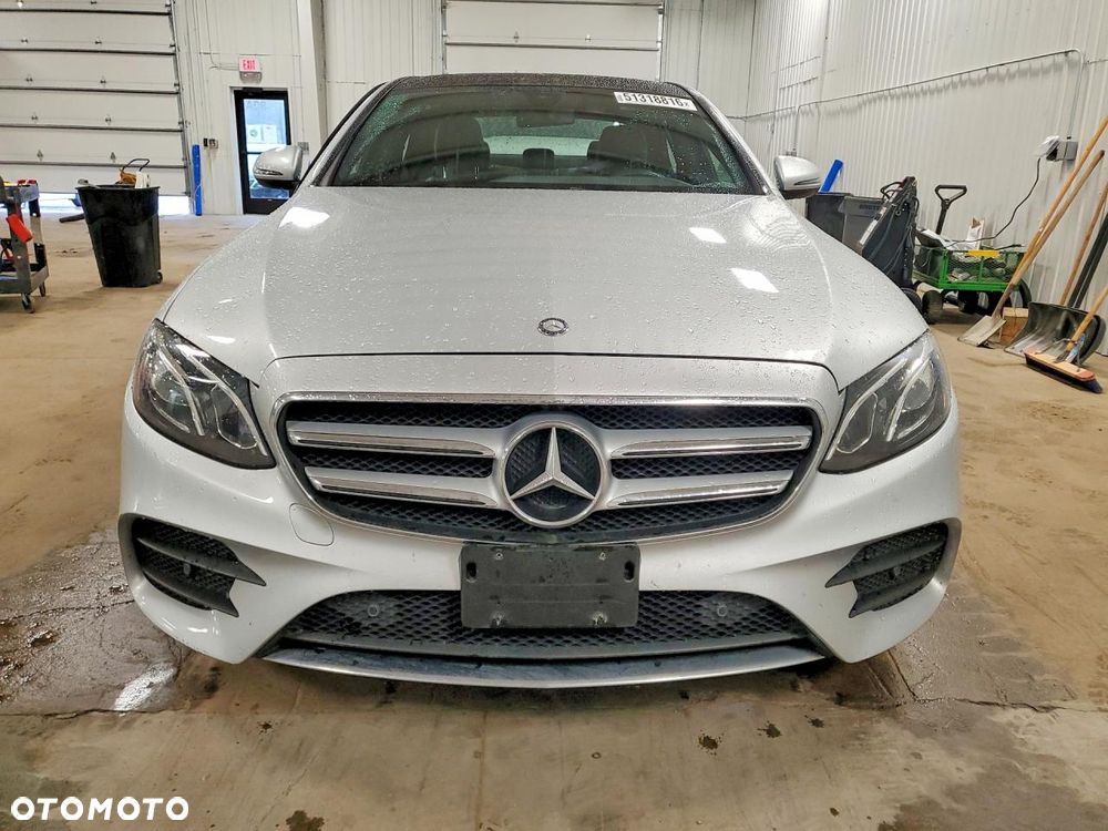 Mercedes-Benz Klasa E - 5