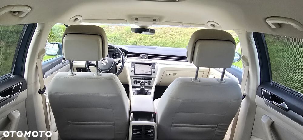 Volkswagen Passat 2.0 TDI SCR Comfortline - 18