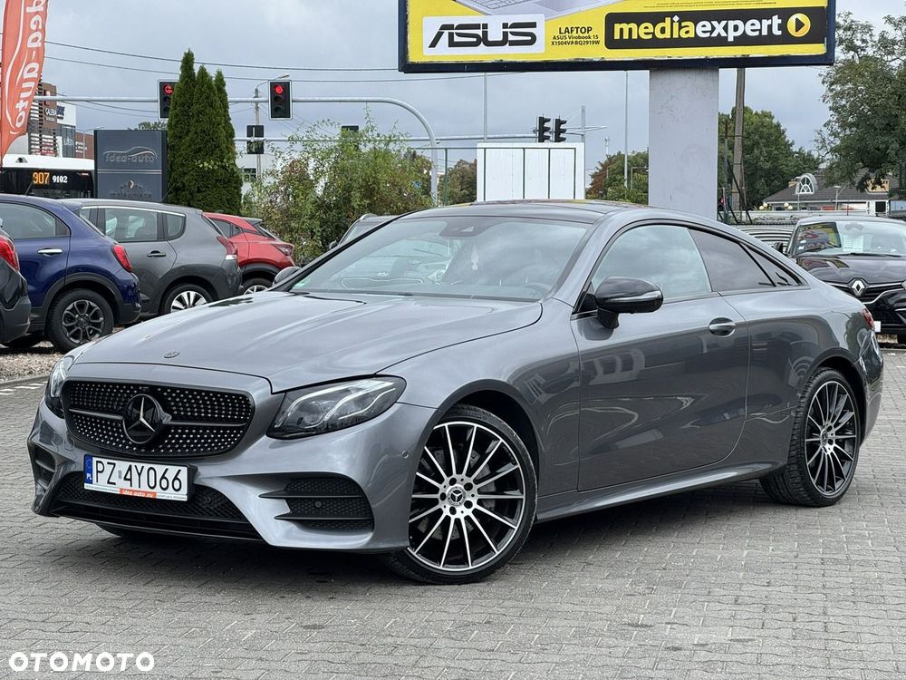 Mercedes-Benz Klasa E 200 4-Matic AMG - 4