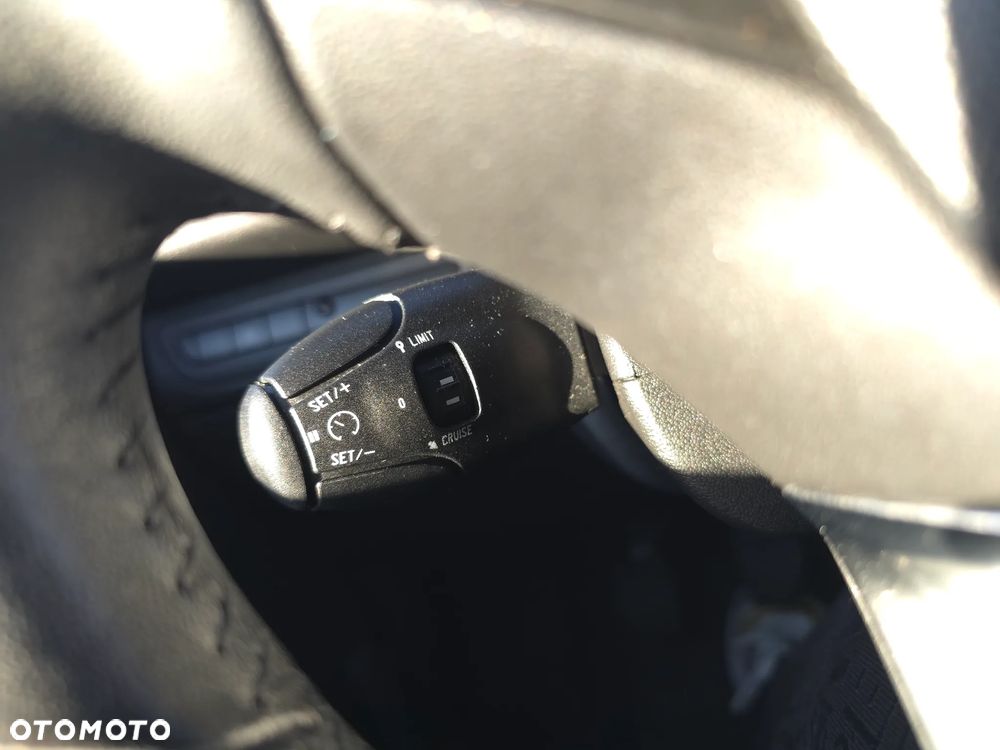 Peugeot 208 1.2 PureTech Style - 27