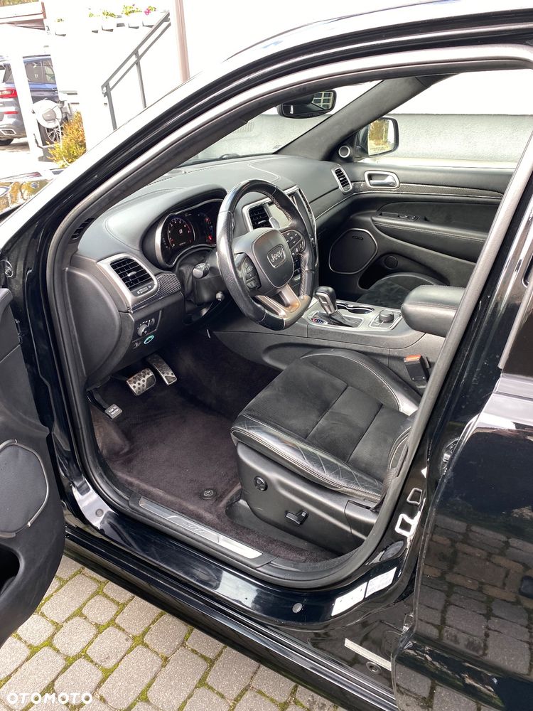 Jeep Grand Cherokee SRT - 9