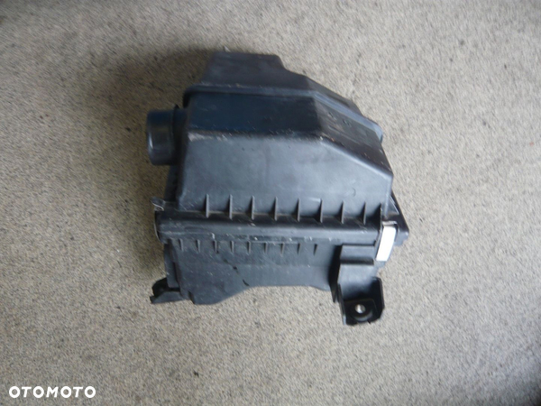Obudowa osłona filtra powietrza A1340900101 Mitsubishi Colt VI