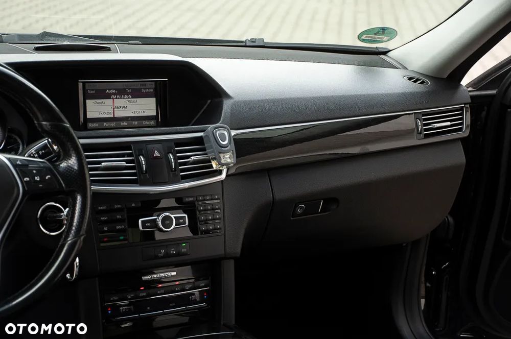 Mercedes-Benz Klasa E 220 BlueTEC 4Matic 7G-TRONIC Avantgarde - 38