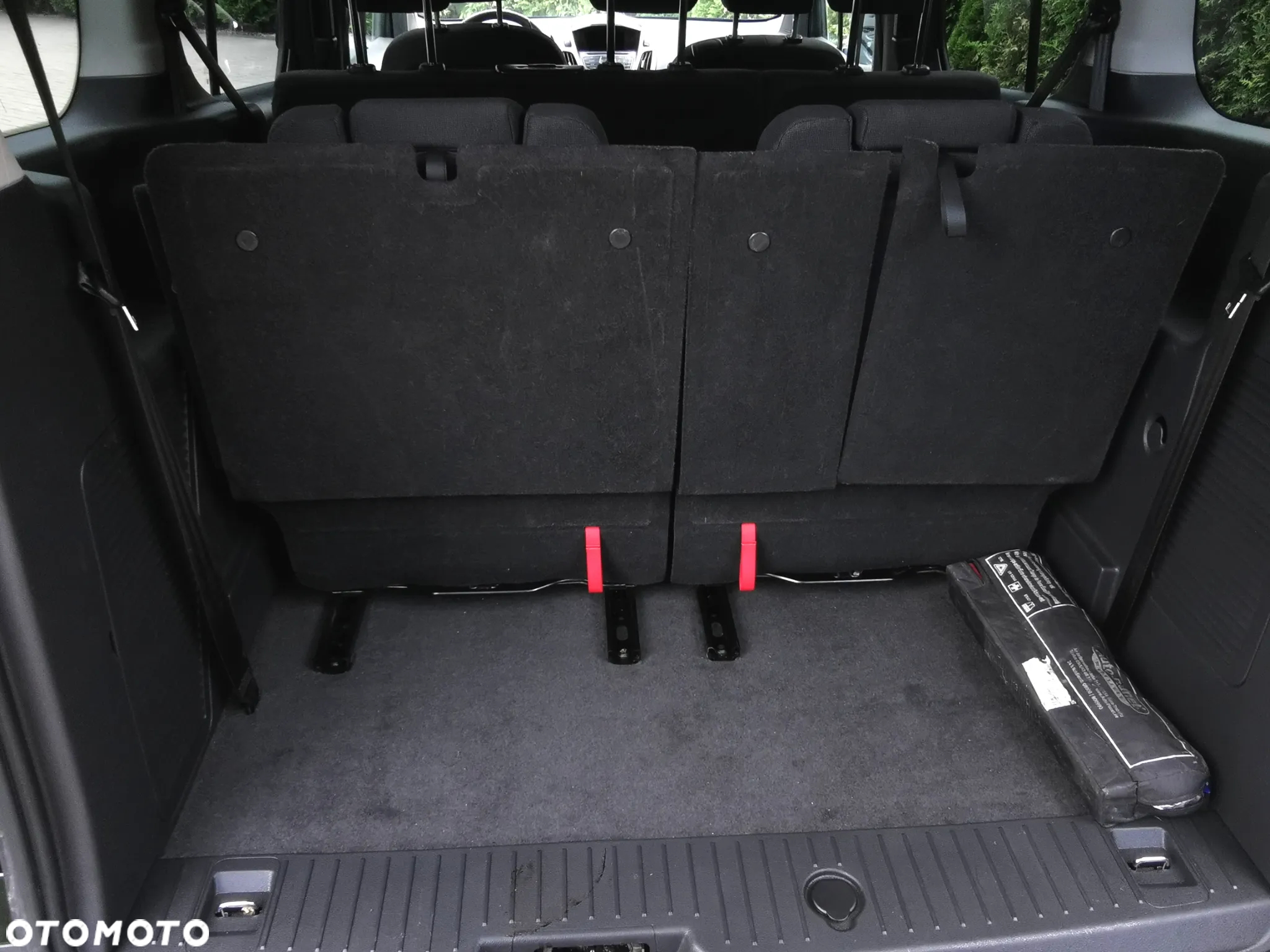 Ford Tourneo Connect Grand - 32