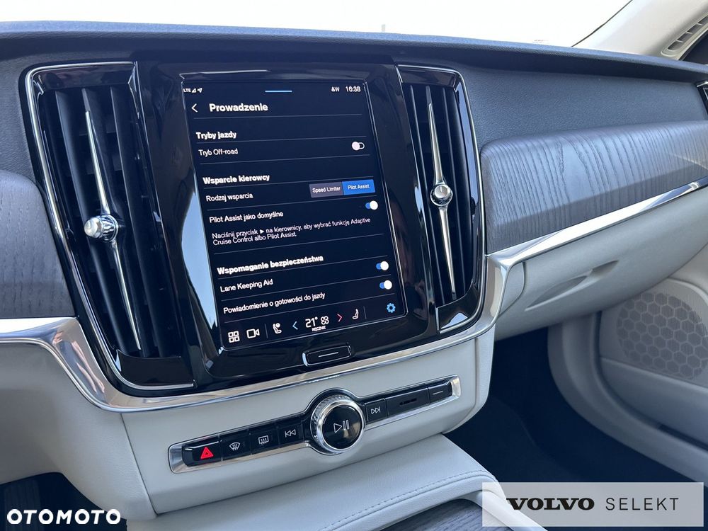 Volvo V90 Cross Country - 19