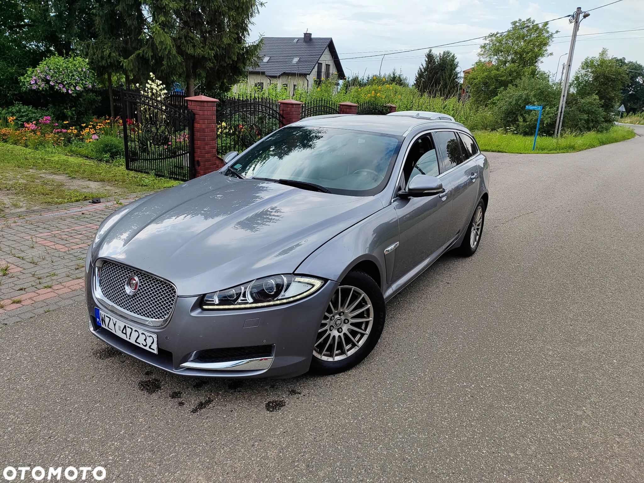 Jaguar XF 2.2 D Luxury - 1