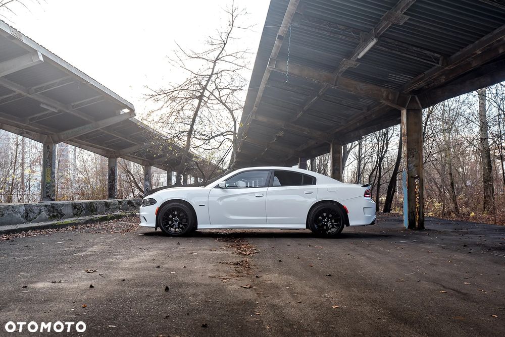 Dodge Charger 5.7 R/T - 4
