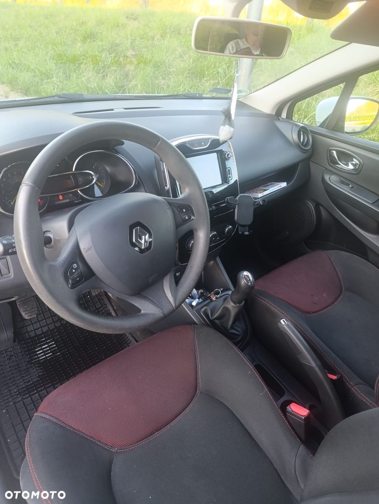 Renault Clio 1.2 16V 75 Life - 8