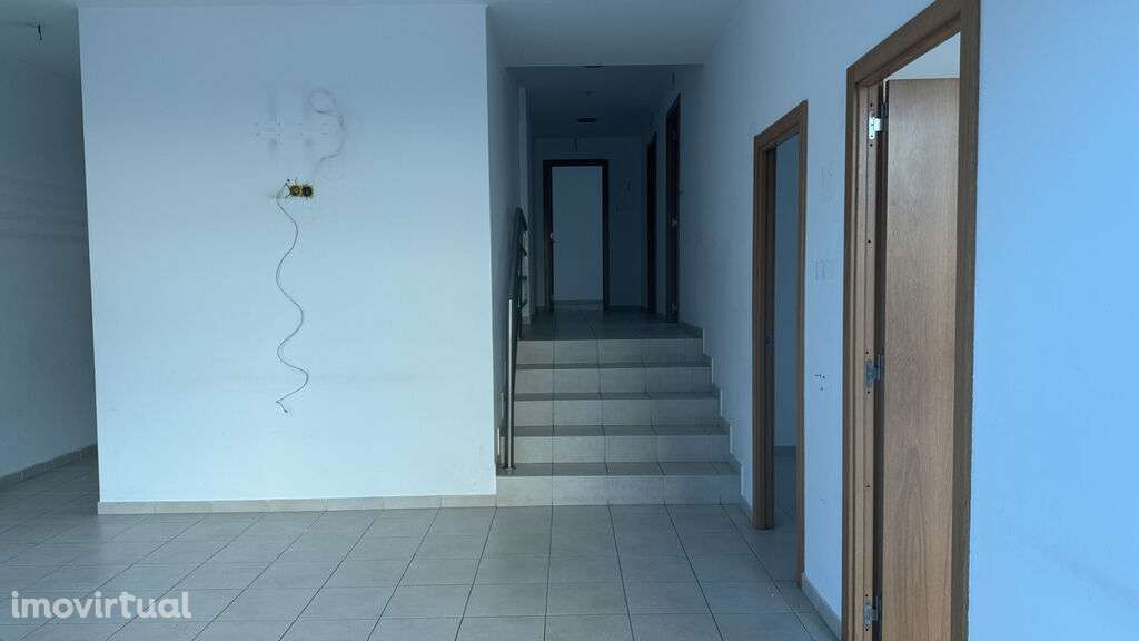 Loja com 130 m2 em Odivelas - Grande imagem: 4/6