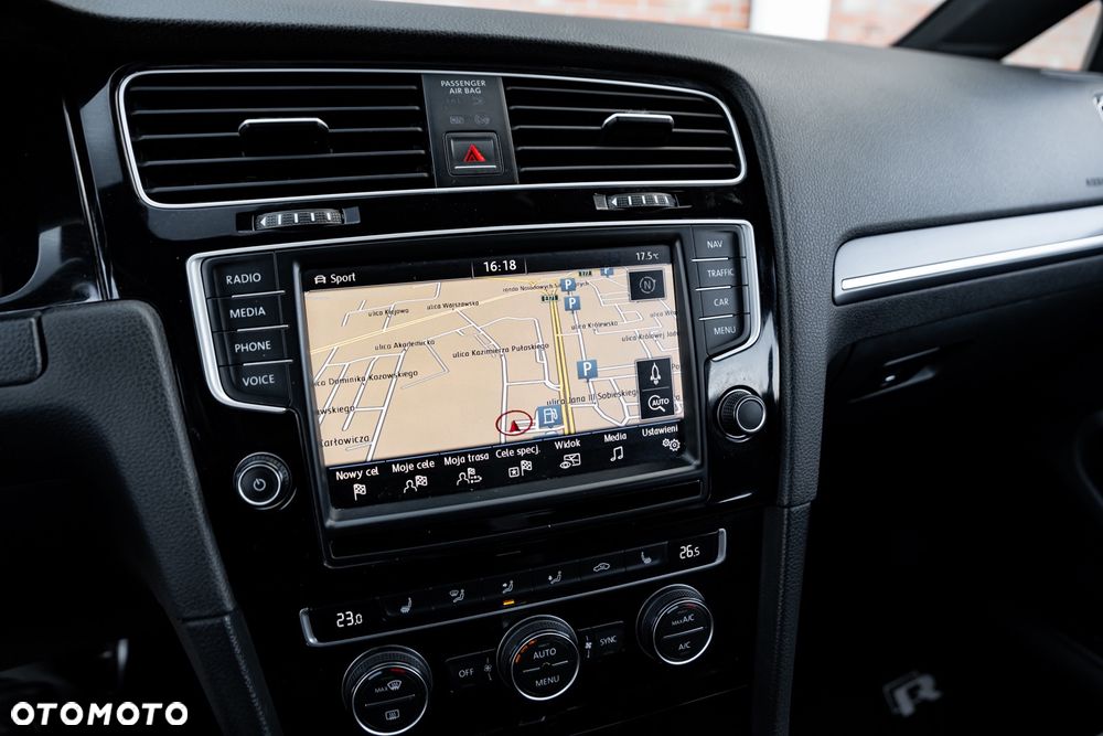 Volkswagen Golf 1.4 TSI BlueMotion Technology DSG Lounge - 34