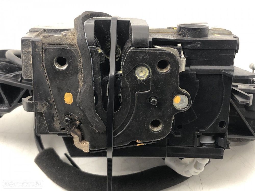 Fecho da porta Trás/Esq Usado PEUGEOT 308 SW II 1.6 BlueHDi 120 | 03.14 - - 3