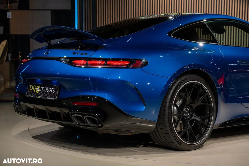 Mercedes-Benz AMG GT - 16