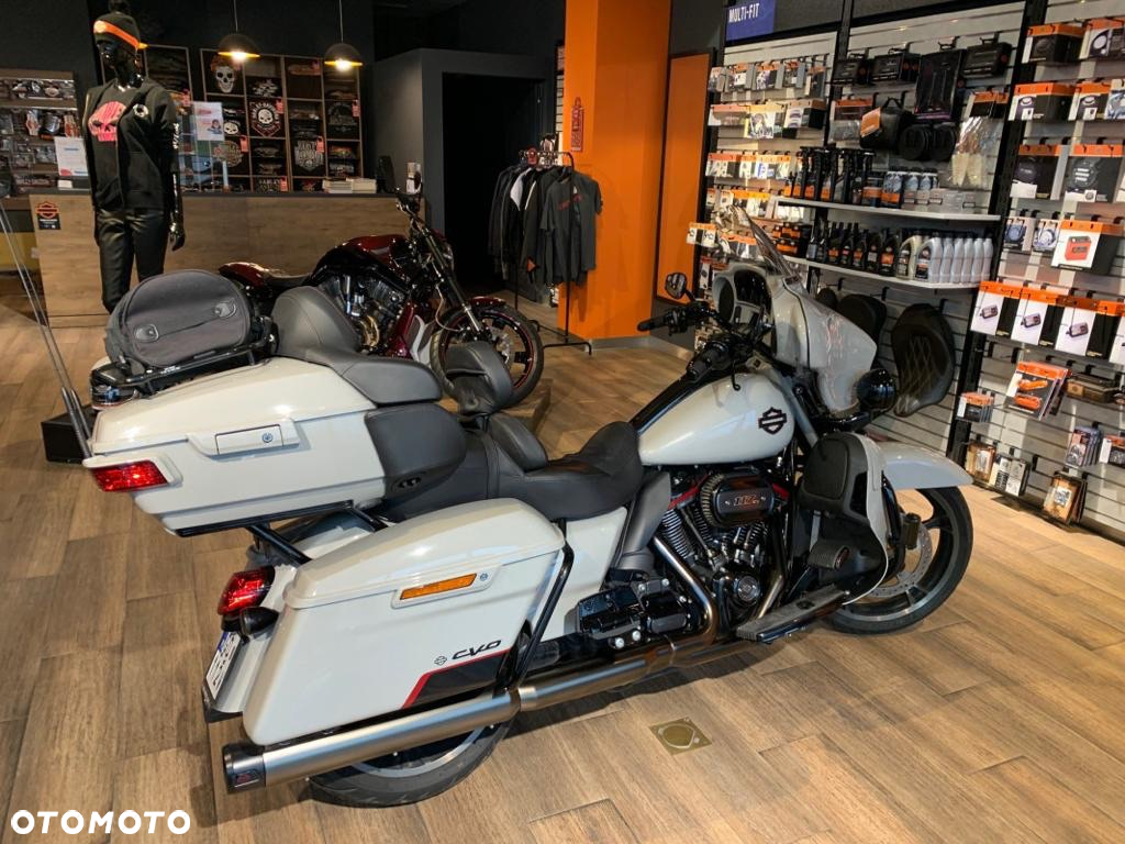 Harley-Davidson FLHTCU Ultra - 4