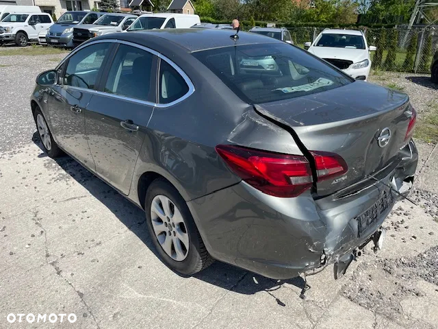 Opel Astra IV 1.4 T Business EU6 - 6
