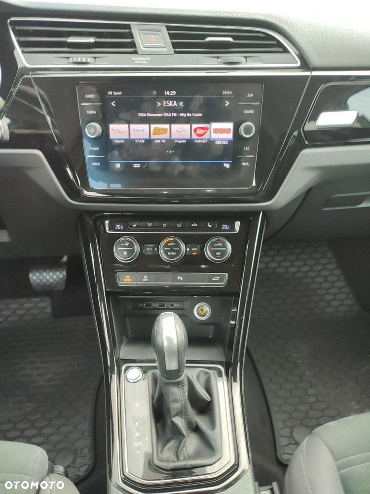 Volkswagen Touran - 5