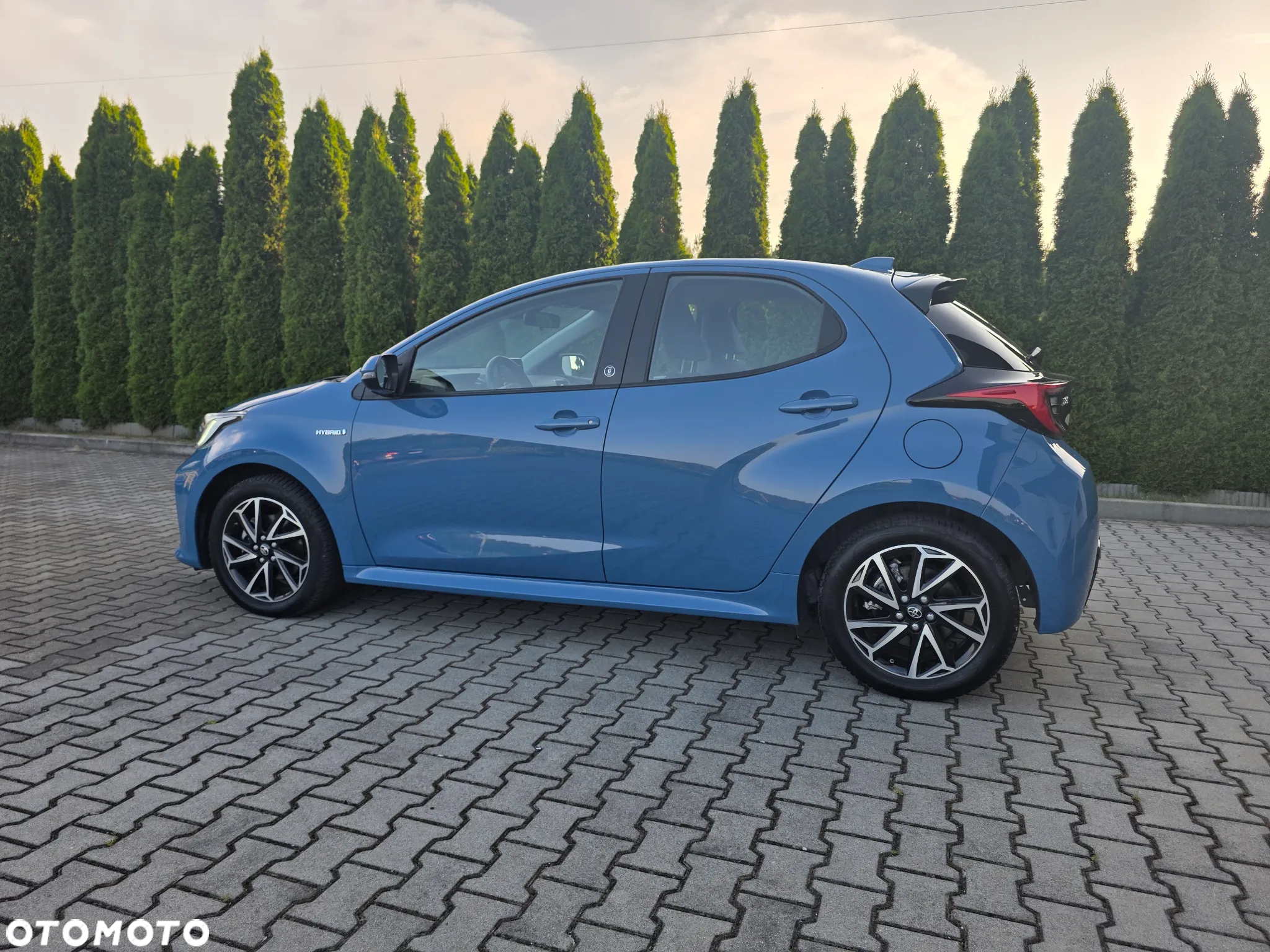 Toyota Yaris Hybrid 1.5 VVT-i Team Deutschland - 4