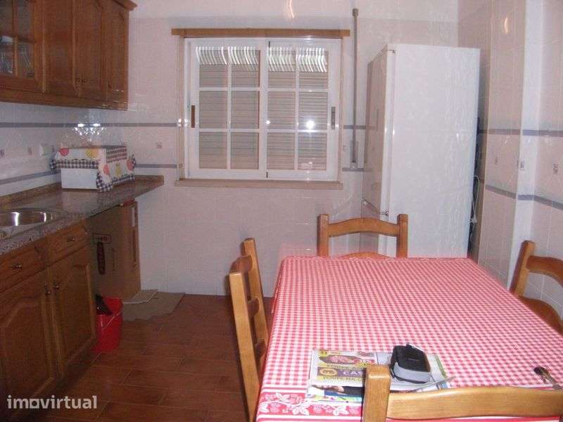 Apartamento T2 Torre da Marinha - Grande imagem: 2/12