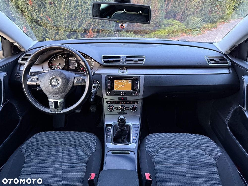 Volkswagen Passat 2.0 TDI DPF Trendline - 18