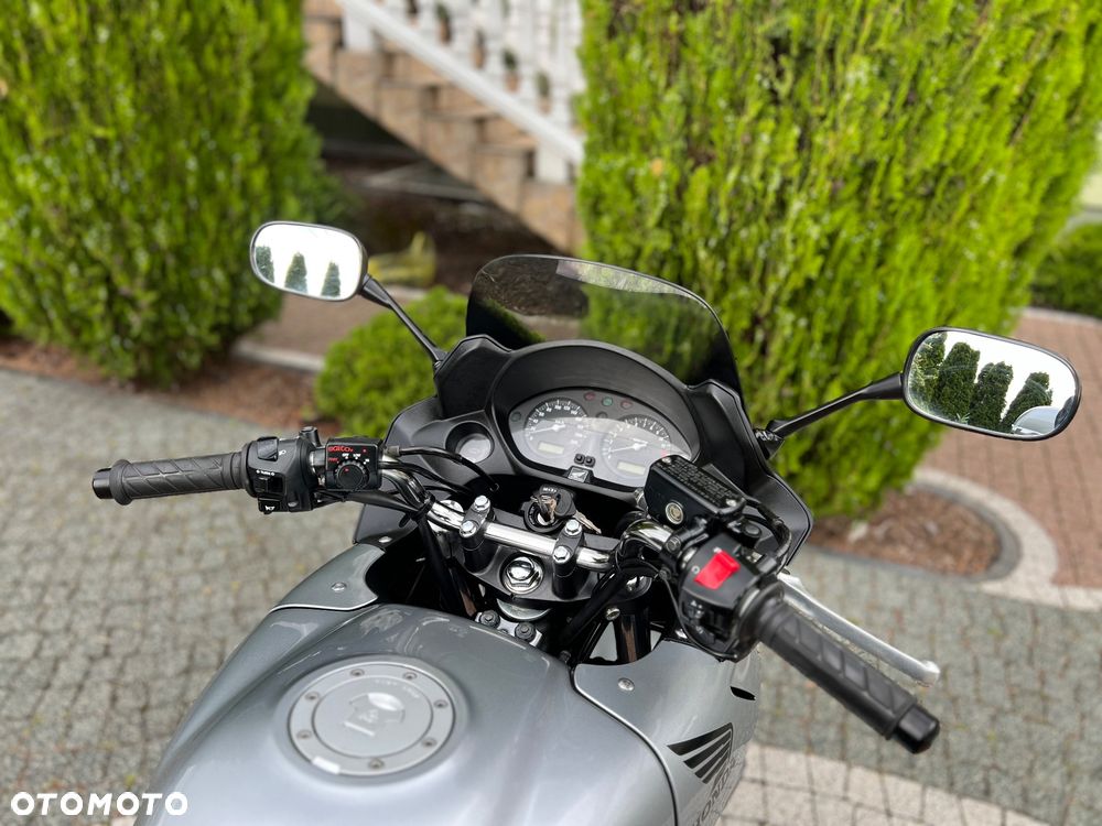 Honda CBF - 16