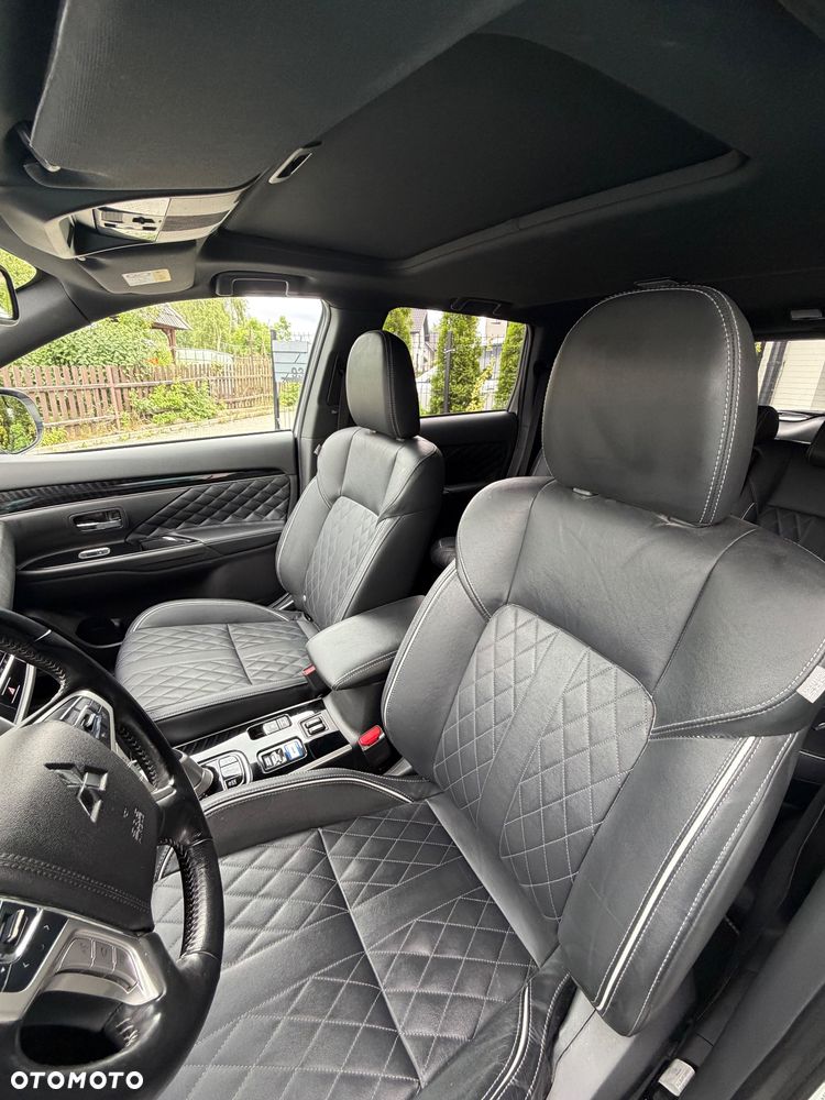 Mitsubishi Outlander 2.4 4WD Top - 36