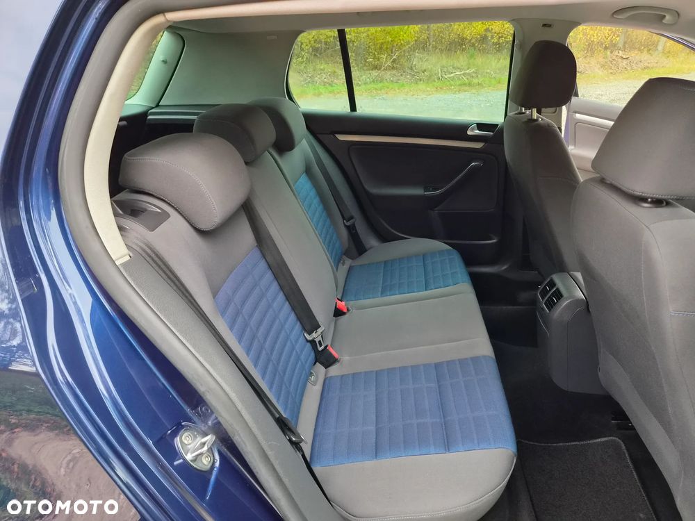 Volkswagen Golf - 31