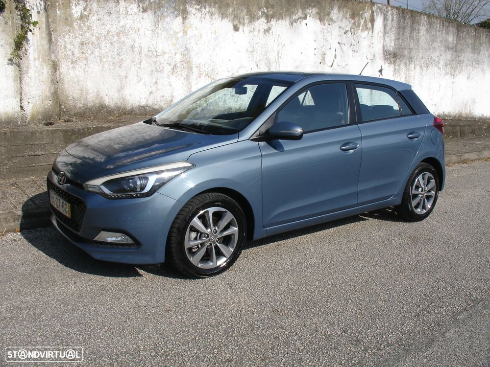 Hyundai i20 1.1 CRDi LED - 1