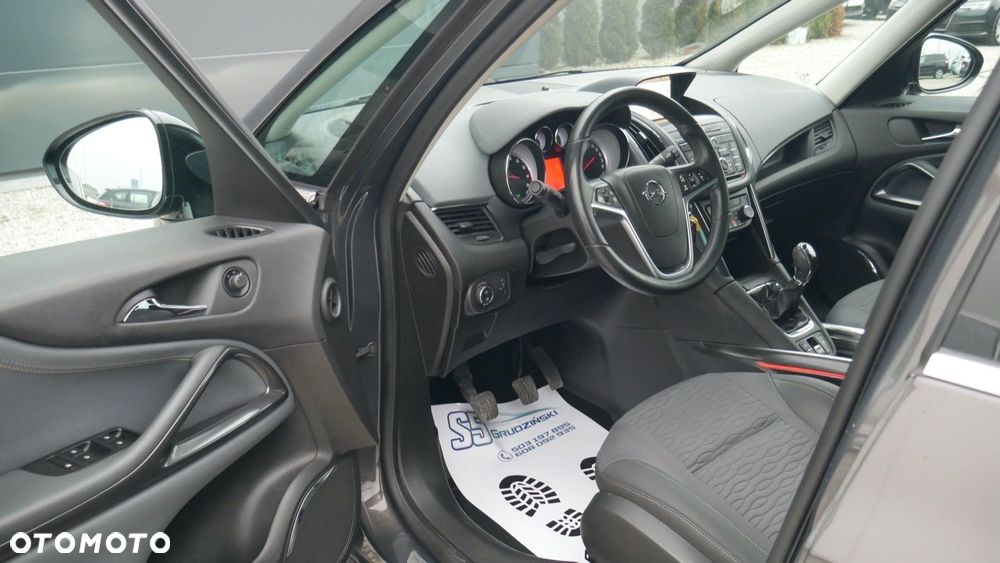 Opel Zafira - 11