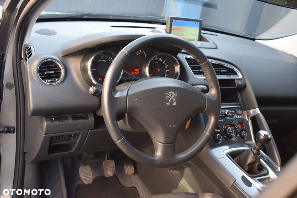 Peugeot 3008 HDi 115 Allure - 6