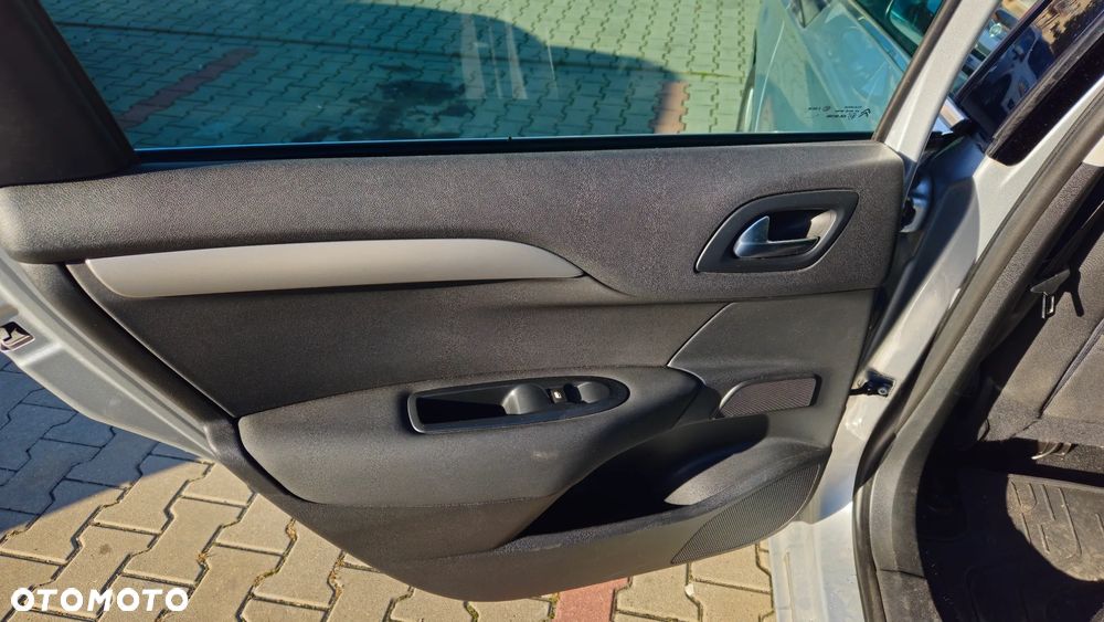 Citroën C4 1.6 HDi Seduction - 13