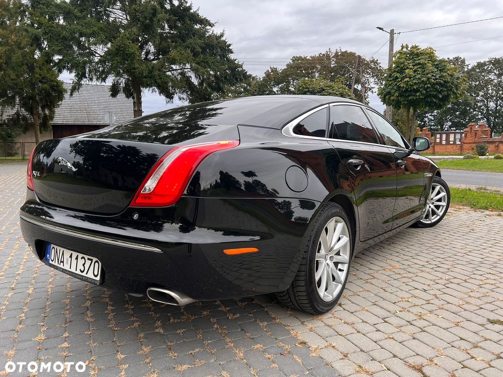 Jaguar XJ 3.0 D V6 LWB Premium Luxury - 4