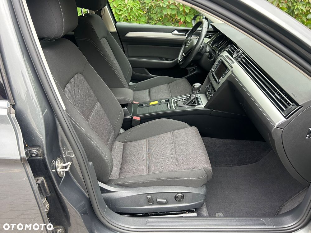 Volkswagen Passat Variant 2.0 TDI SCR DSG Comfortline - 34