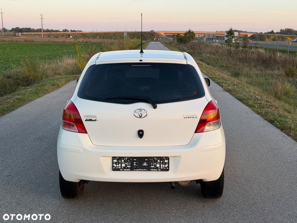 Toyota Yaris - 8