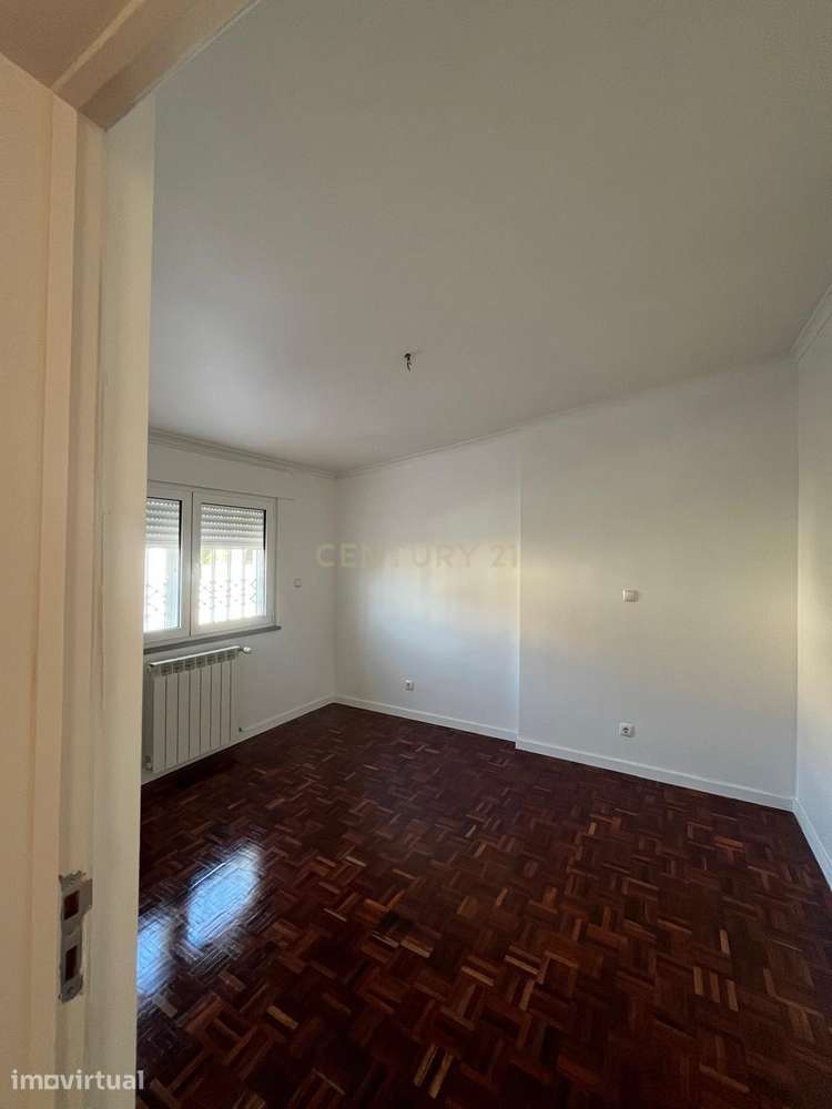 Moradia T3 Exclusiva no coração de Carcavelos – Conforto, Espaço e Cen - Grande imagem: 4/12