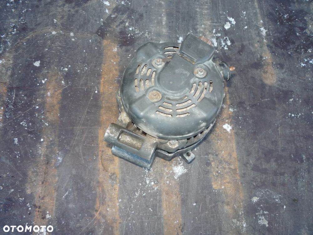 TOYOTA COROLLA VERSO II 2.2 D-CAT ALTERNATOR - 1