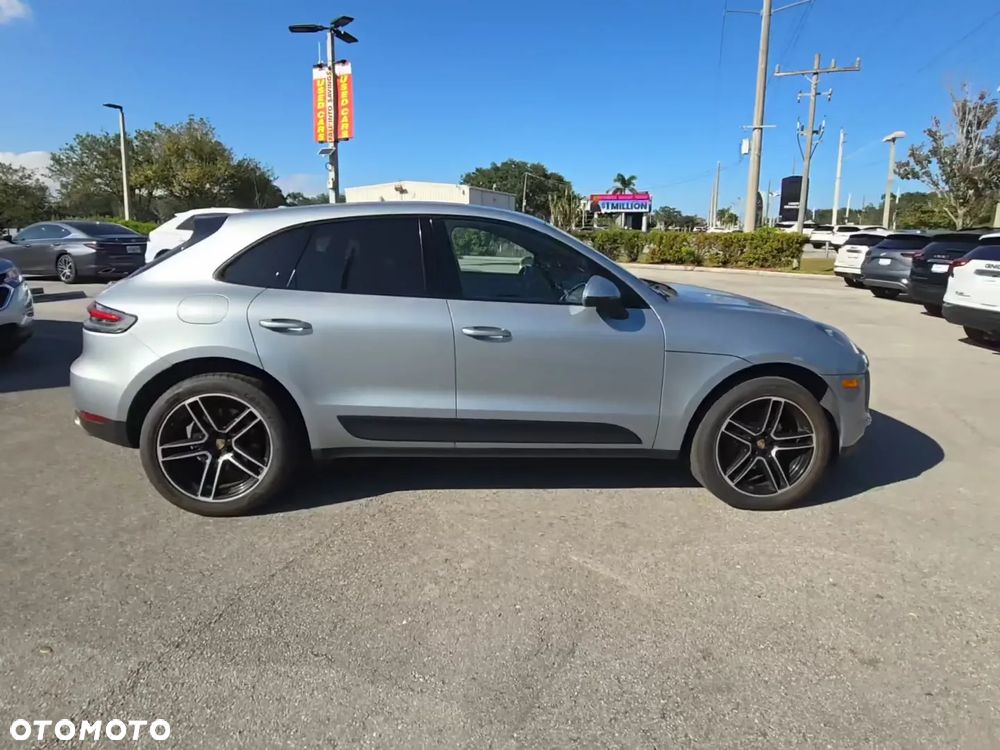 Porsche Macan Standard - 2