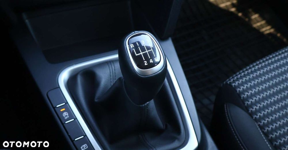 Kia Ceed - 27