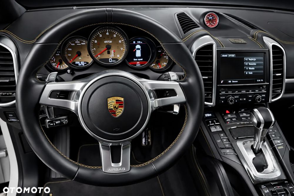 Porsche Cayenne GTS - 7