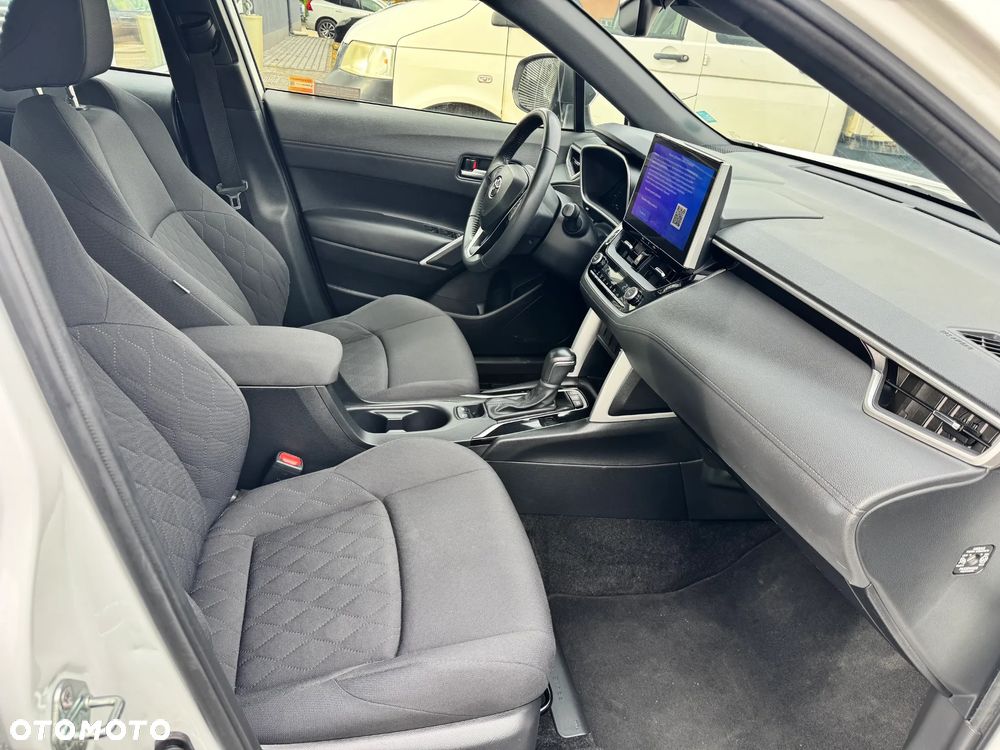 Toyota Corolla Cross - 11