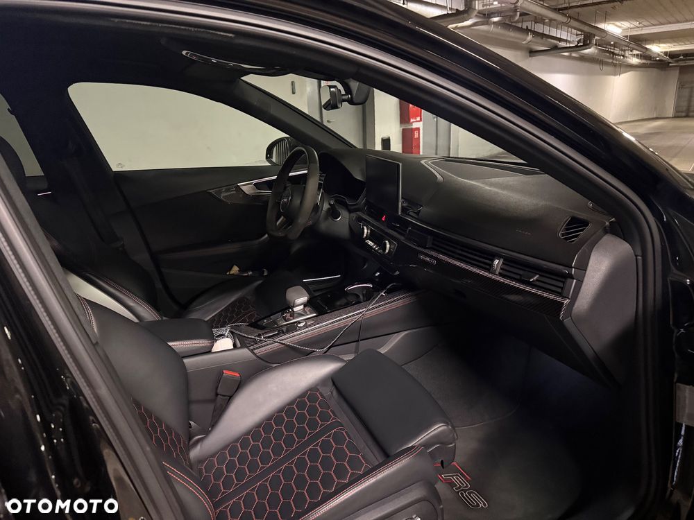 Audi RS4 Avant - 7
