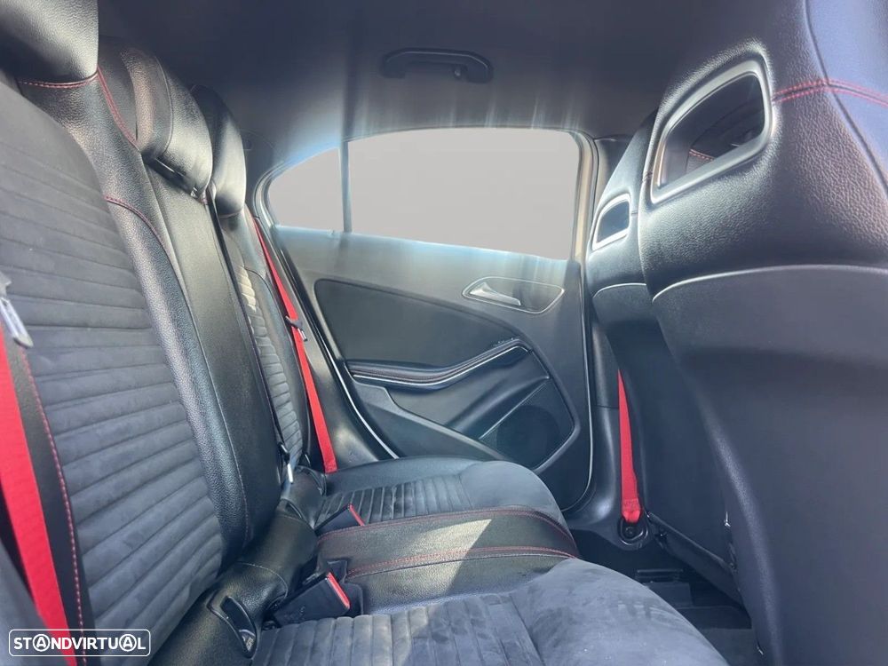 Mercedes-Benz A 45 AMG 4Matic Speedshift 7G-DCT - 18