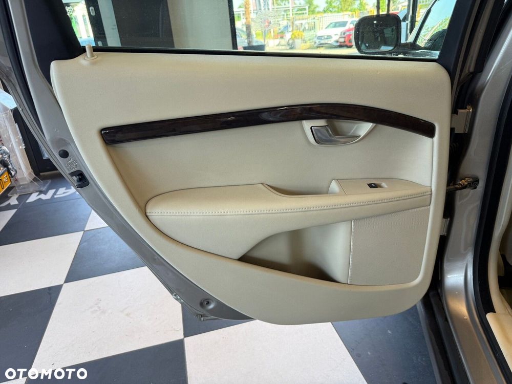 Volvo XC 70 - 10