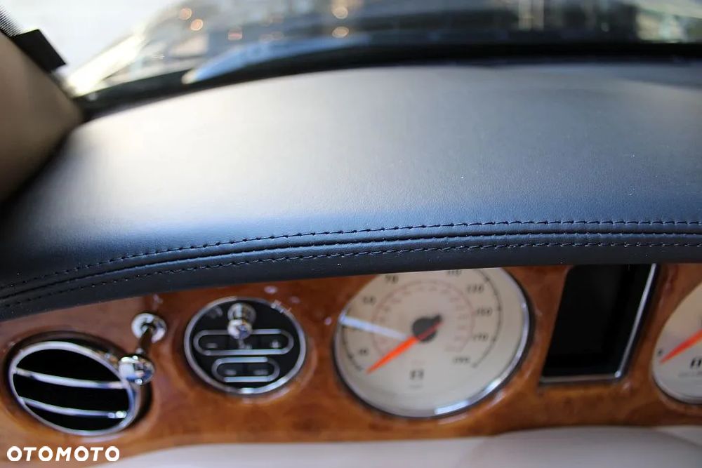Bentley Azure Standard - 24