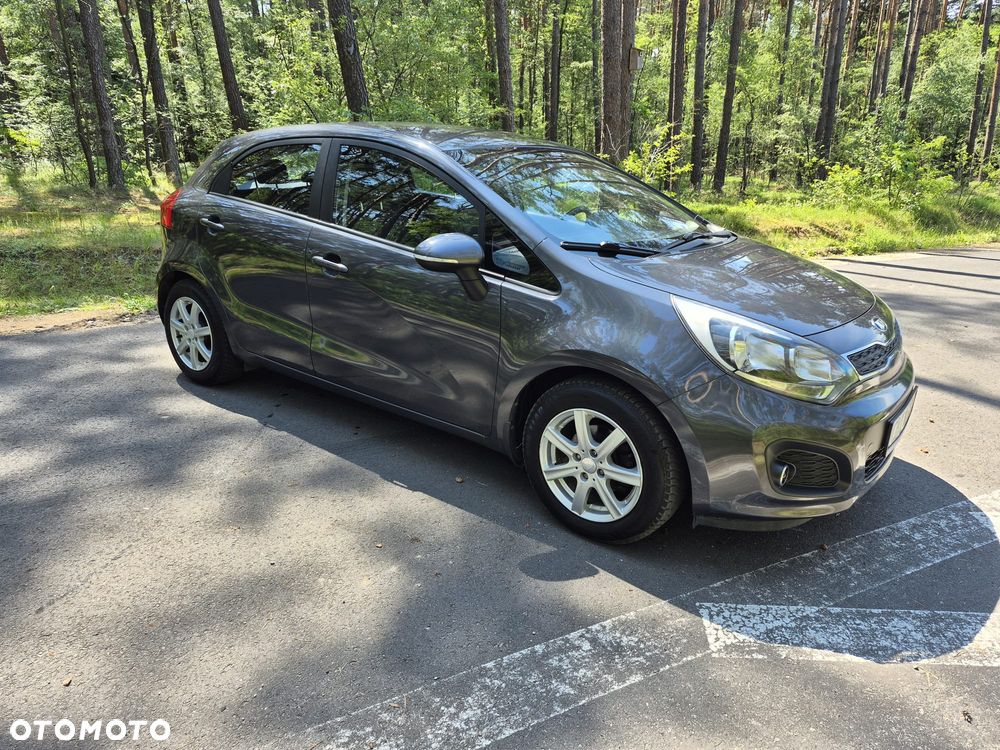 Kia Rio 1.2 L - 2