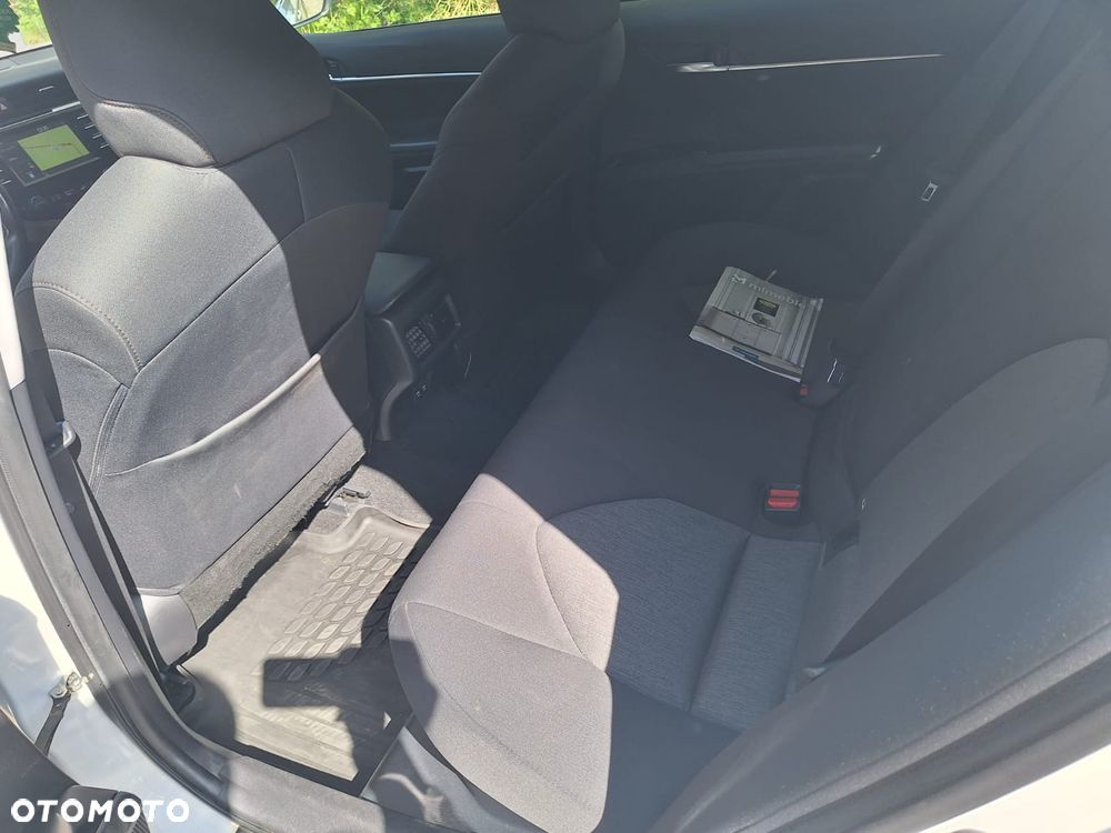 Toyota Camry 2.5 Hybrid Comfort CVT - 6