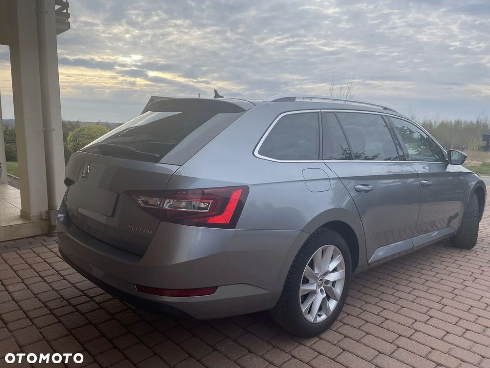 Skoda Superb 1.8 TSI Ambition DSG - 5